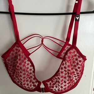 Red lace front clasp bra 34DD NWT